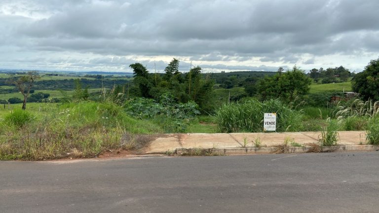 TERRENO A VENDA