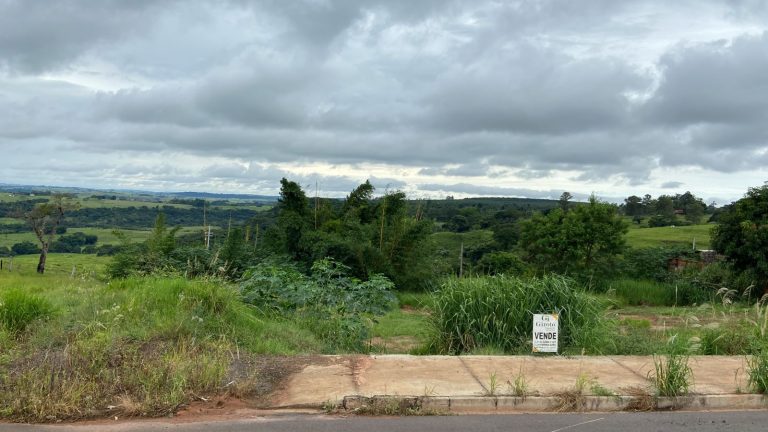 TERRENO A VENDA