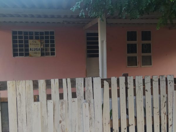 Casa para Aluguel-  Salão Branco