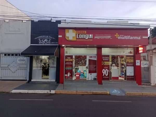 Venda de Prédio Comercial, mais casa residencial no fundo