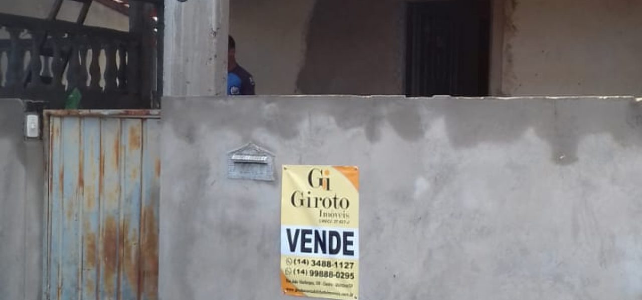 CASA Á VENDA